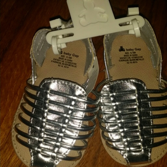 Gap silver strap sandal 12-18mnths