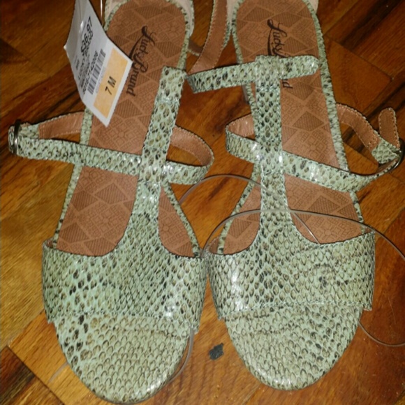 Lucky brand pale green and black snakeskin sandal