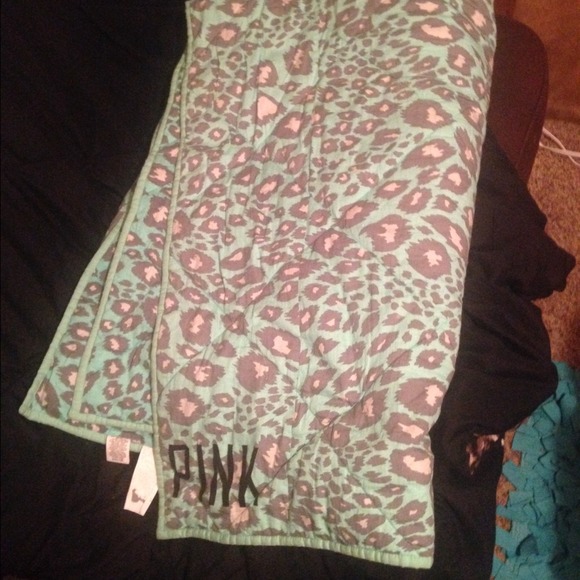 Vs Comforter and body pillow