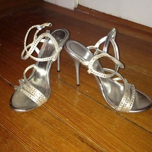ALDO 4" silver heels