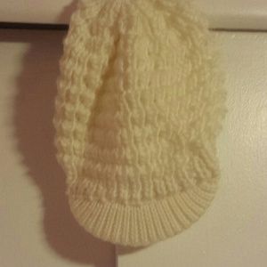 Cream yarn hat