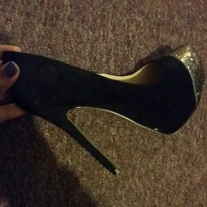 Sparkly Toe Cap Black Pumps