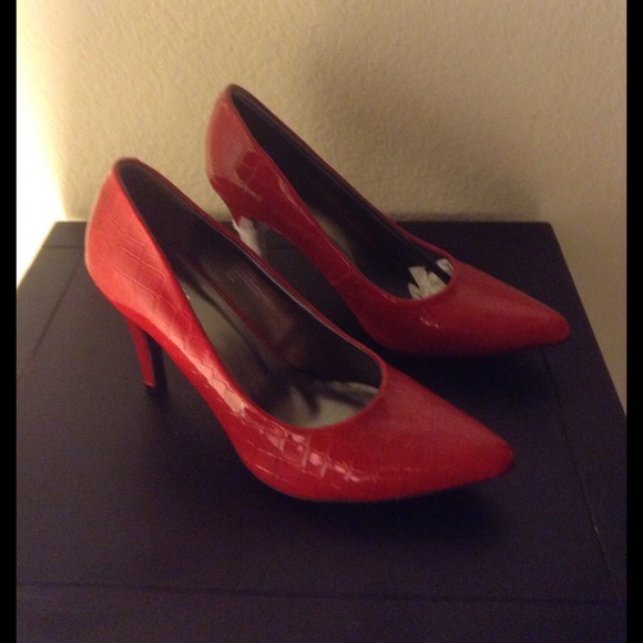 Red holiday pumps.   REDUCED!!!