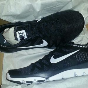 Womens Nikes  GREAT BUY FOR XMAS!!!