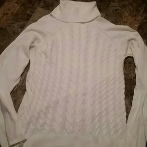 White turtle neck sweater