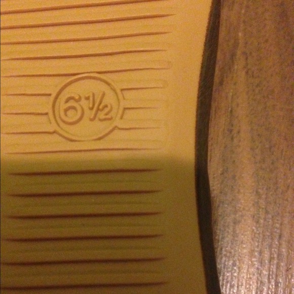 Flats - Picture 3 of 4