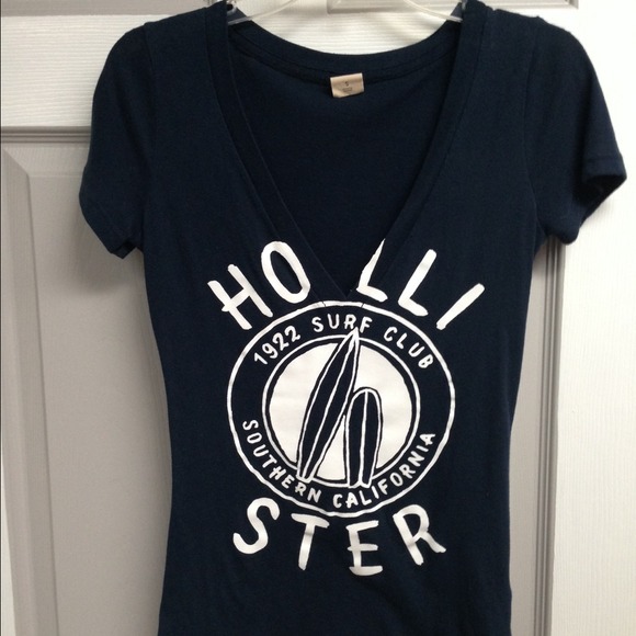 Hollister V neck tee