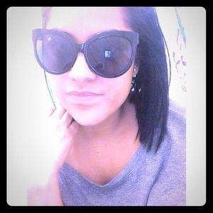 Large cat eye sunglasses