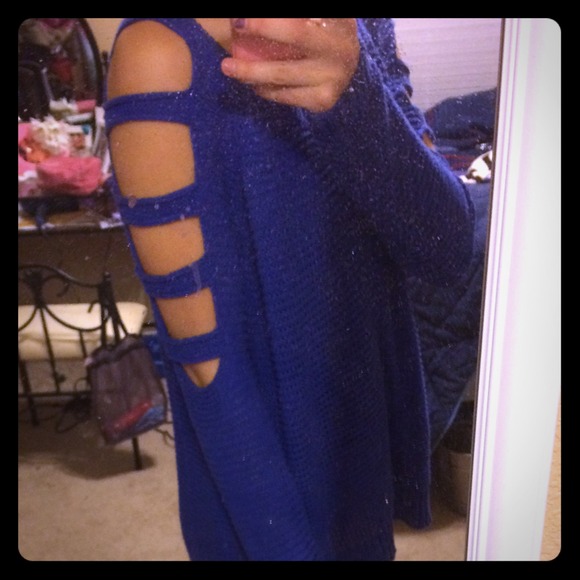 Super cute cutout sleeve sweater