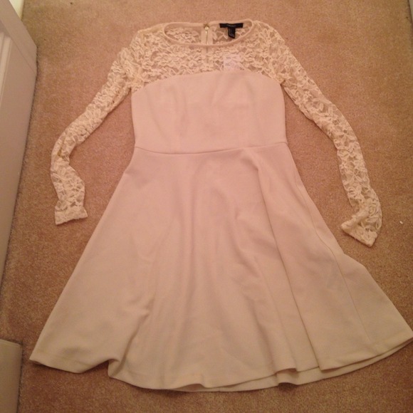 Beautiful cream lace dress!