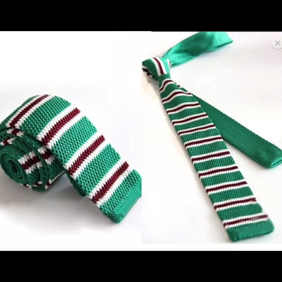 Knitted tie