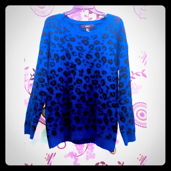 Oversized cozy blue leopard sweater