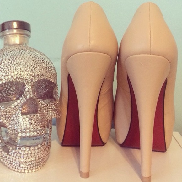 Red bottom heels👠❤️ sale