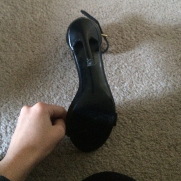 Steven madden heels with ankle strap - Picture 3 of 3