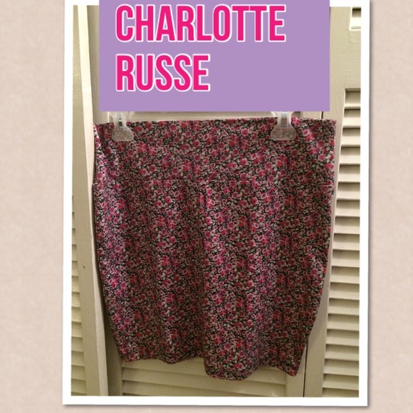 🌸Pink Floral Mini Skirt🌸