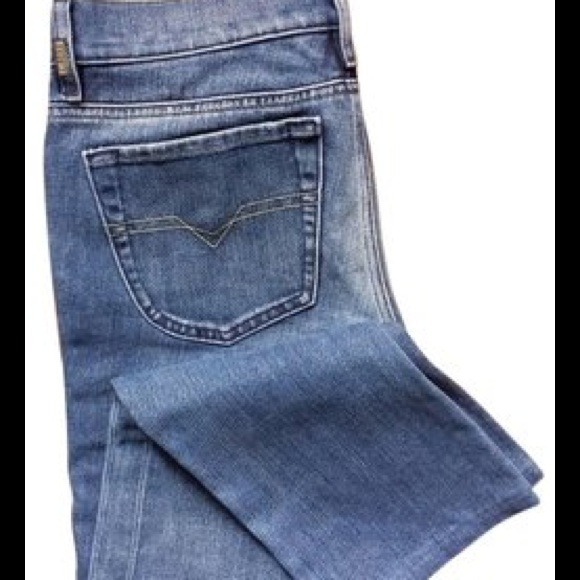 SOLD.   Diesel skinny jeans
