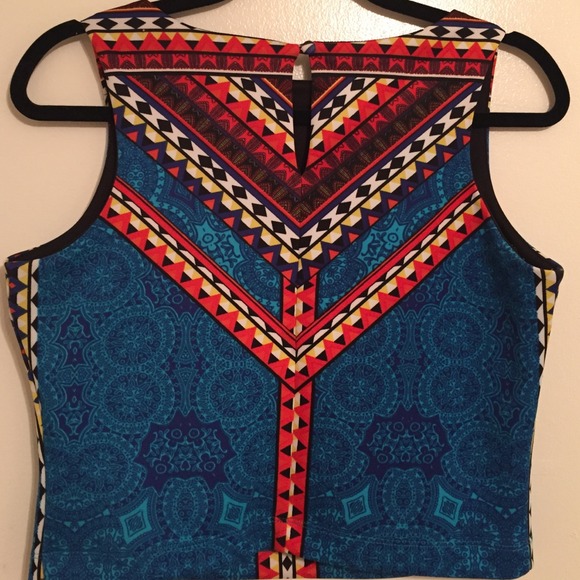 Aztec Print Top - Picture 2 of 4