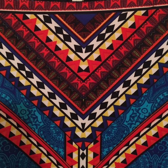 Aztec Print Top - Picture 3 of 4