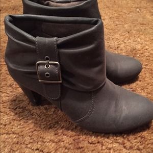 Grey boots size 6