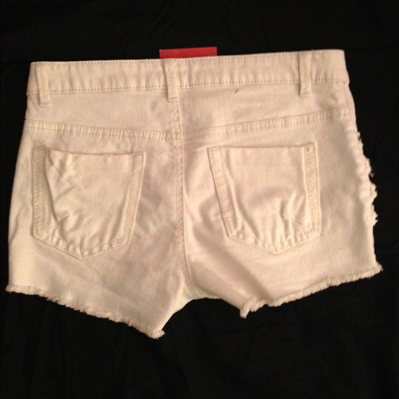 NWT High Waisted Shorts with Crochet Details - Picture 2 of 3
