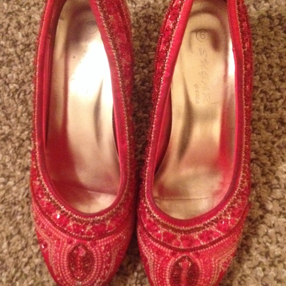 The red shoes - Picture 4 of 4