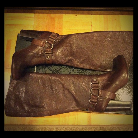 Brown leather boots - Picture 1 of 4