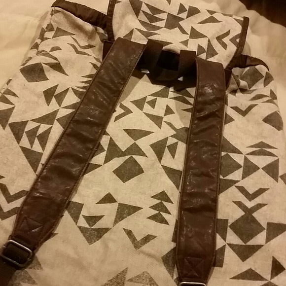 Aztec backpack - Picture 2 of 2