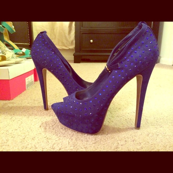 Wildpair from Bakers size 10