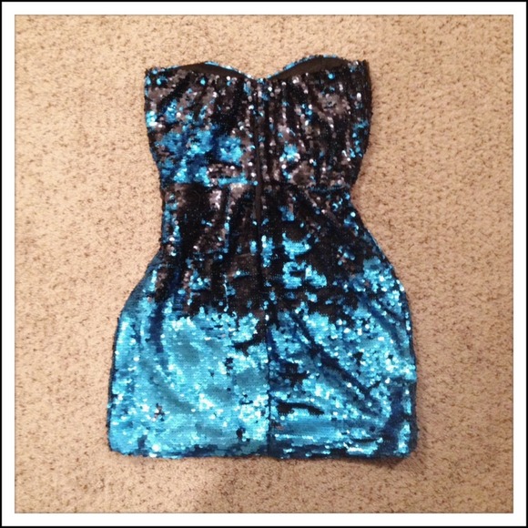 Strapless Blue/Blk Sequin Party Dress - Picture 4 of 4