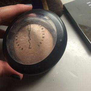 MAC Mineralized Skinfinish in Soft and Gentle