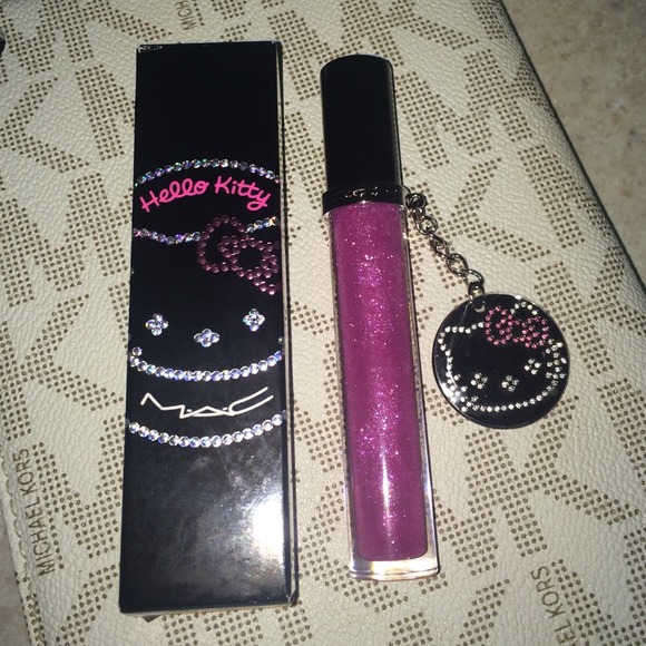 MAC hello kitty dazzle glass w/charm