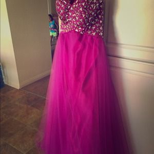 beautiful gown -can be worn to any special event