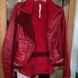 ✖️SOLD✖️Lululemon pedal power jacket size 4