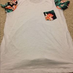 Hawaiian/Floral shirt