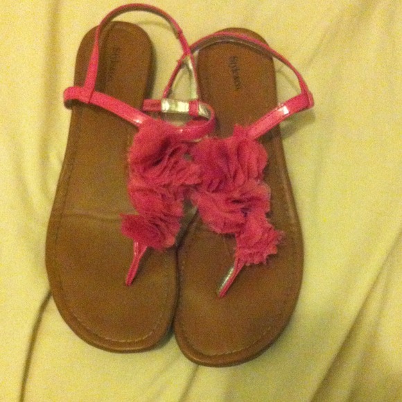 Pink sandals - Picture 1 of 2