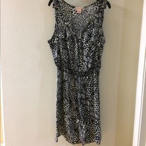 Sleeveless 2 pocket abstract print dress