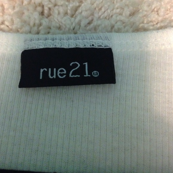 RUE21 - Picture 3 of 3