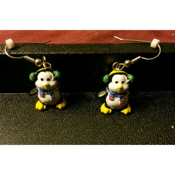 Gifted  Winter Theme Jewelry - Picture 2 of 4