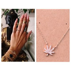 🍁 Rose Gold Tone Weed Pot Cannabis Leaf Necklace
