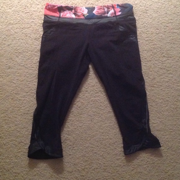 Lululemon Up the Pace Crop - sz10!