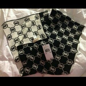 Michael kors scarf MK logo circles black & white