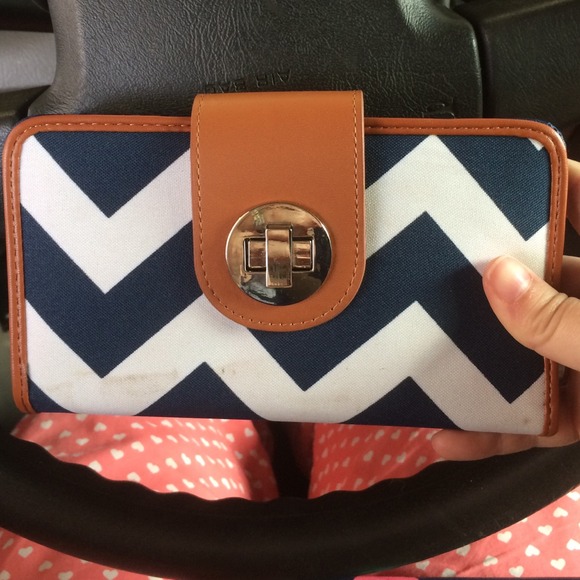 Chevron wallet