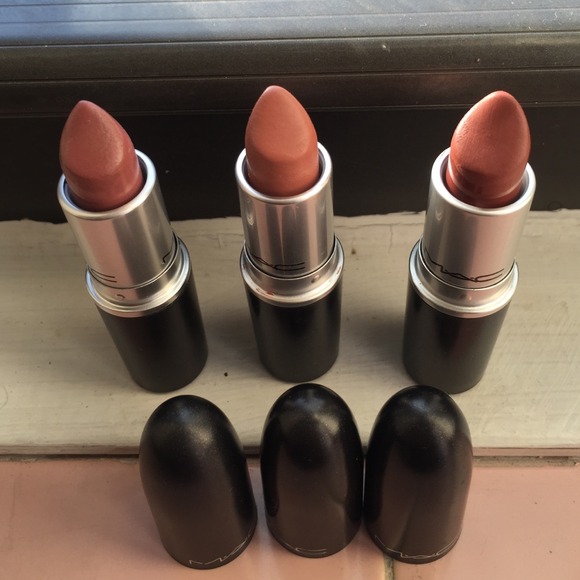MAC Cosmetics Accessories - Nude lipsticks
