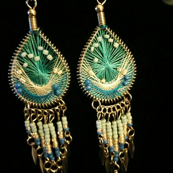 Beautiful hand made earings - Picture 1 of 3