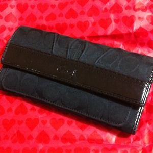 ✨Authentic Coach wallet✨clearance✨