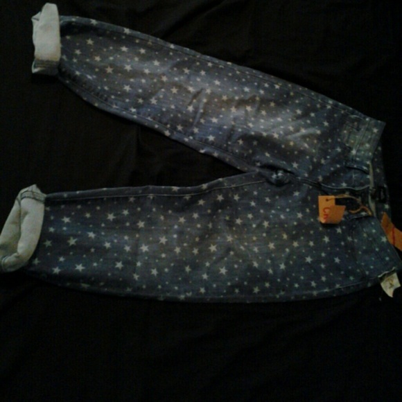 Star printed capris