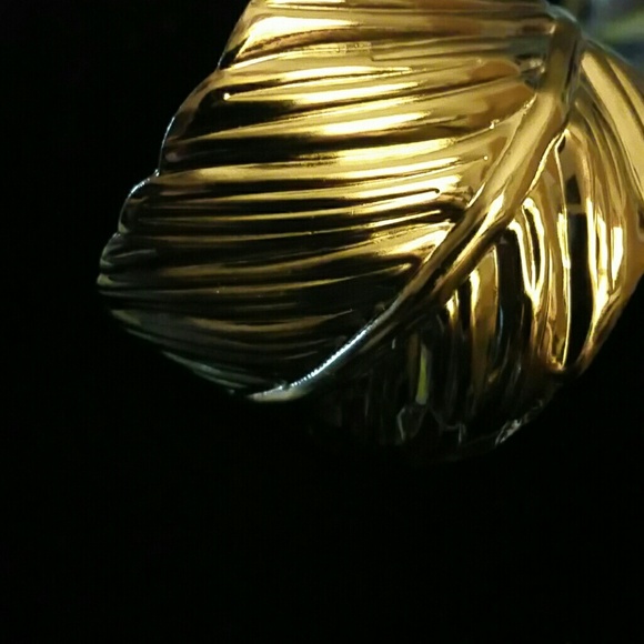 Feather cuff bracelet