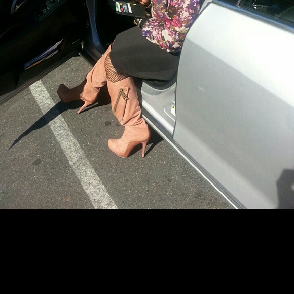 Donald  J Pliner Zip Boot - Picture 3 of 4