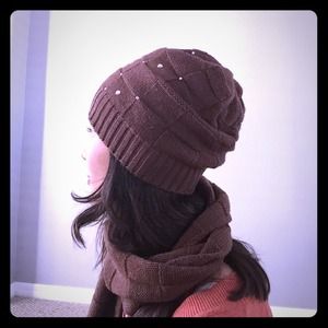 Dark brown Scarf and hat with bronze crystals