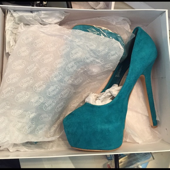 Steve Madden platform Babylonn pumps